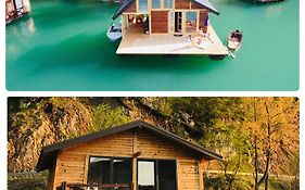 Lake House Perucac